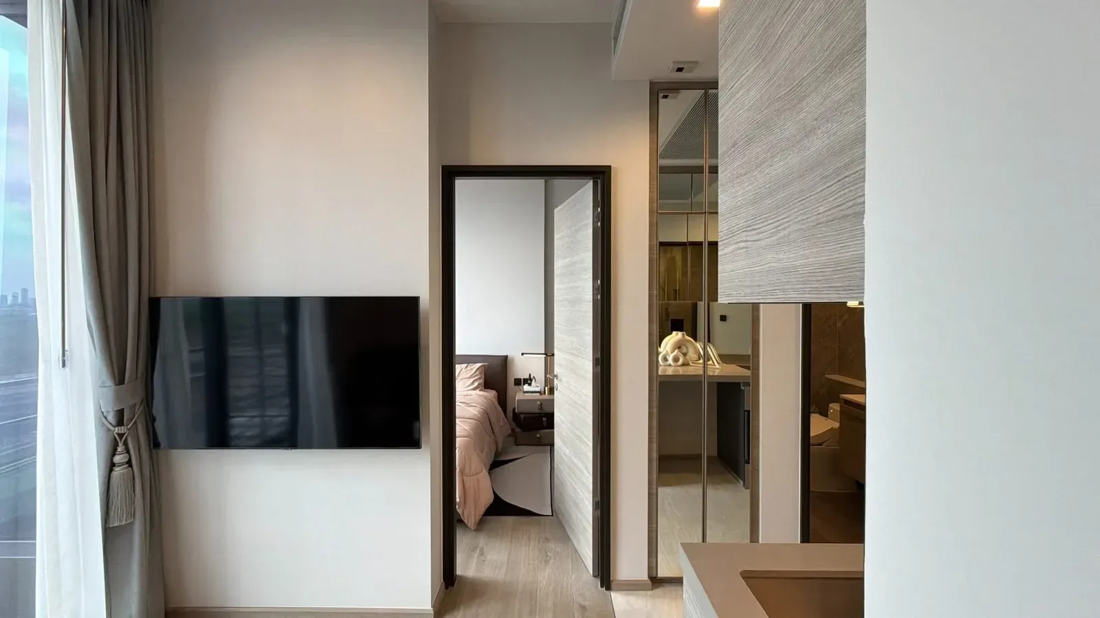 ให้เช่า คอนโด The Crest Park Residences view 1